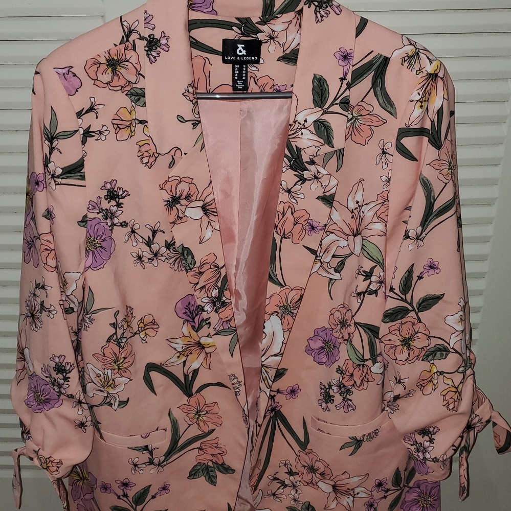 Floral crop sleeved blazer